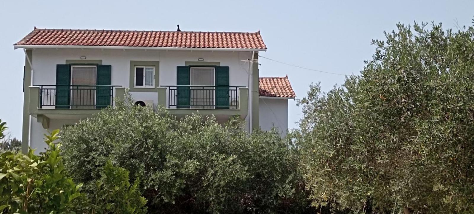 Queen Bay Studios Vasiliki  Exterior photo