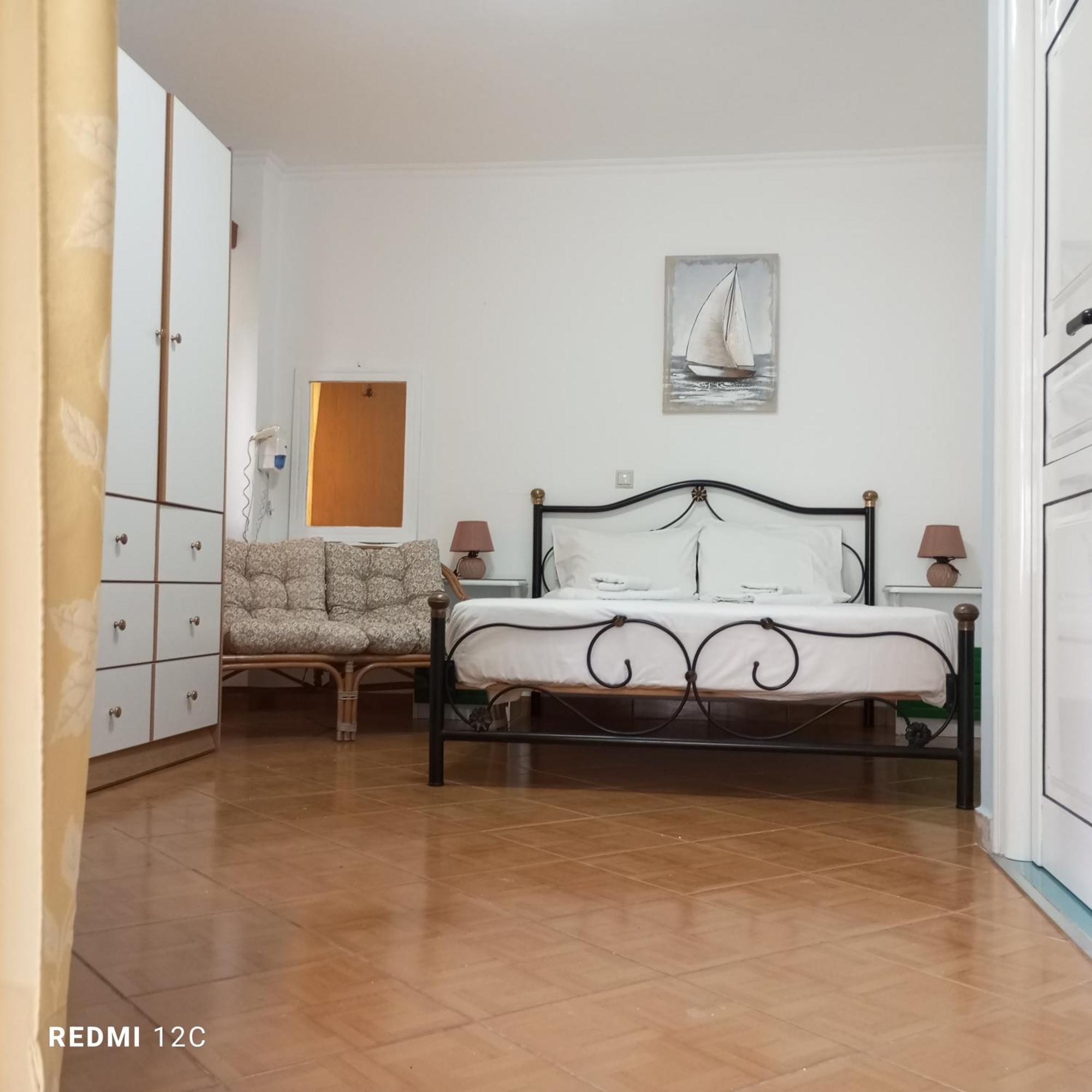 Queen Bay Studios Vasiliki  Room photo