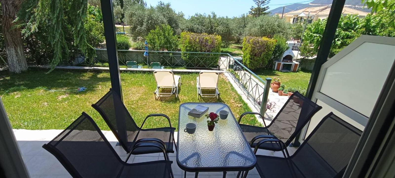 Queen Bay Studios Vasiliki  Exterior photo
