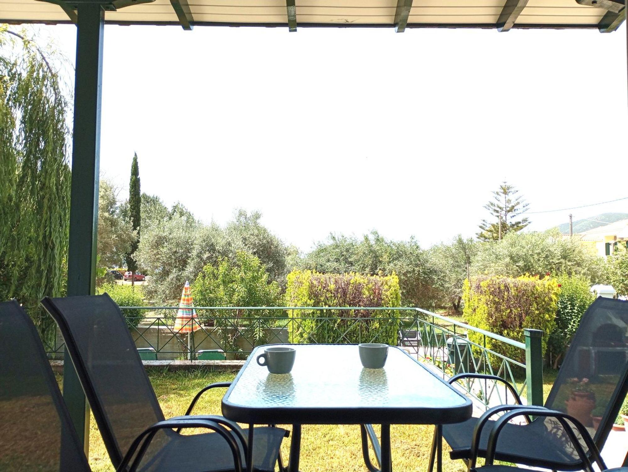 Queen Bay Studios Vasiliki  Exterior photo