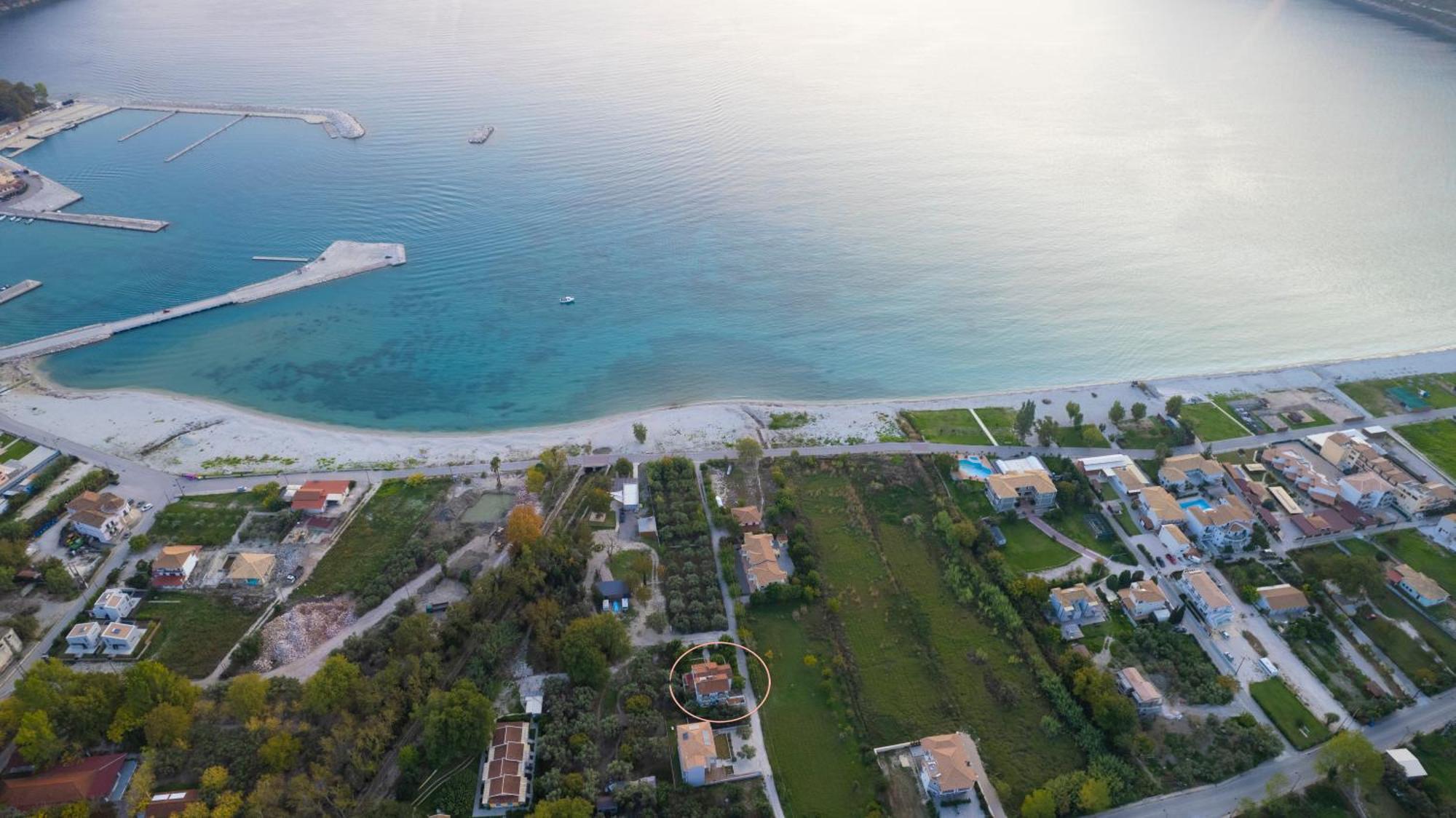 Queen Bay Studios Vasiliki  Exterior photo