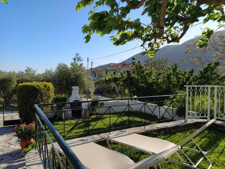 Queen Bay Studios Vasiliki  Exterior photo